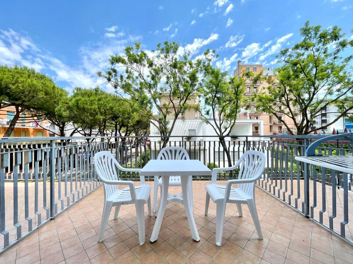 Hotel Trovatore Lido di Jesolo Bagian luar foto
